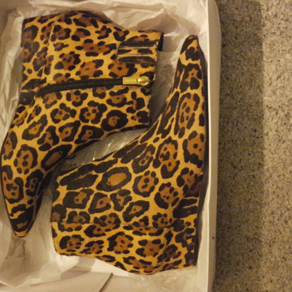 Calvin Klein Winter Leopard Haircalf Boot Sz 9.5 Gael